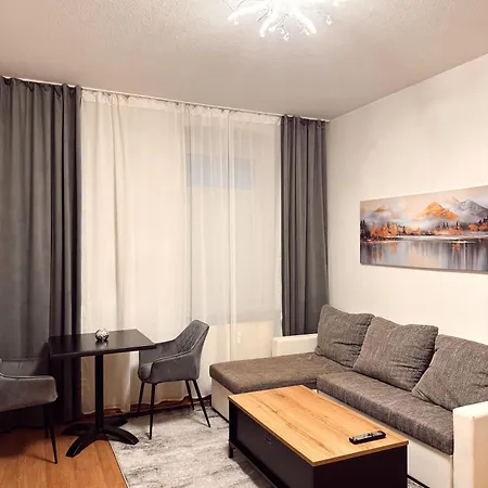 Athos Apartment, Abholung Schluessel Domplatz 30 ארפורט